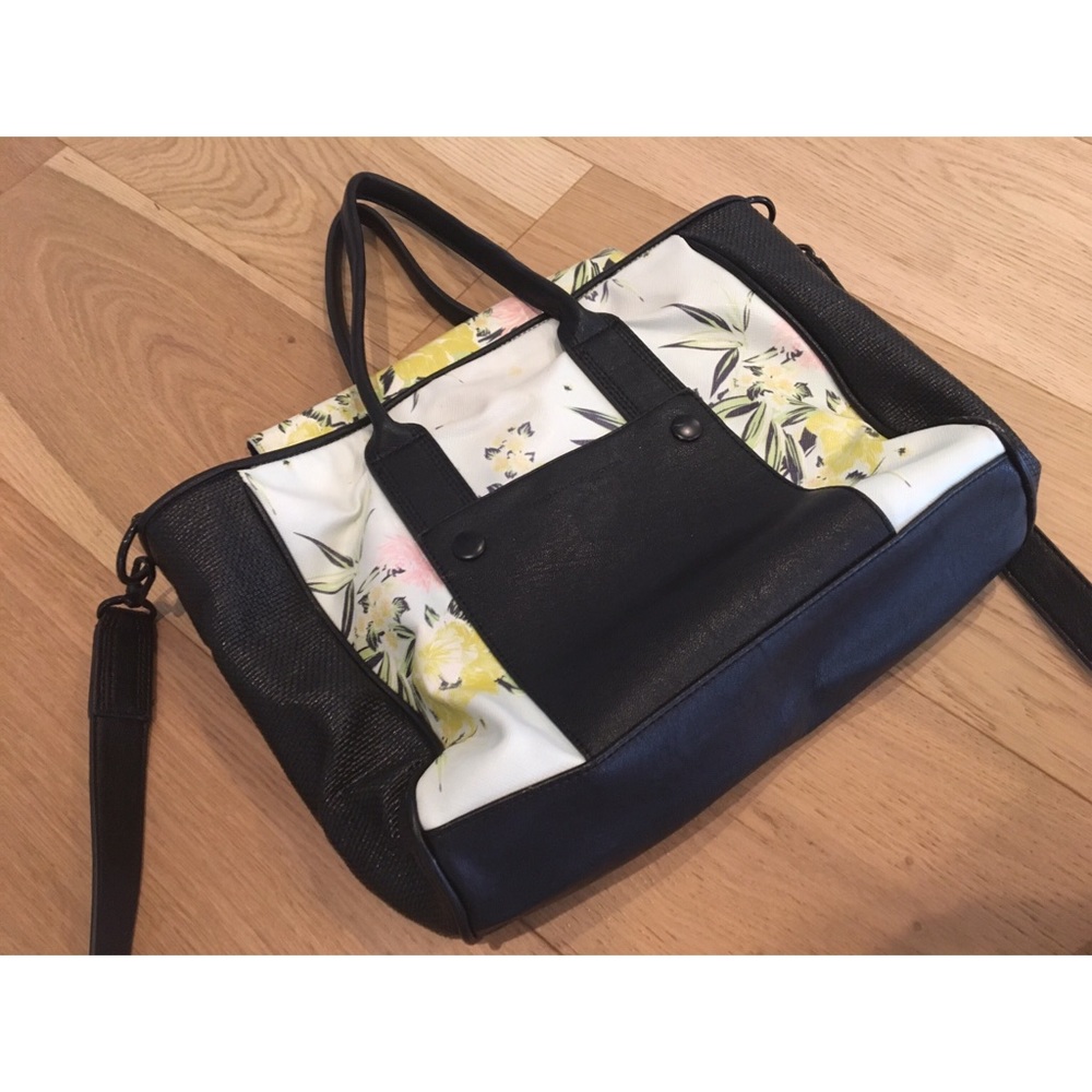 FRENCH CONNECTION black/floral Vegan 🌱 Bag